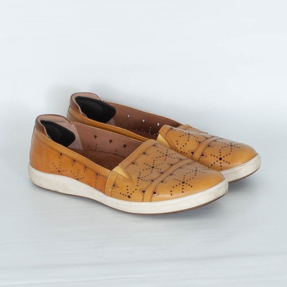 Cobb Hill Bailee Slip On Leather Loafers in Sweet Corn Womens Size 7.5‎